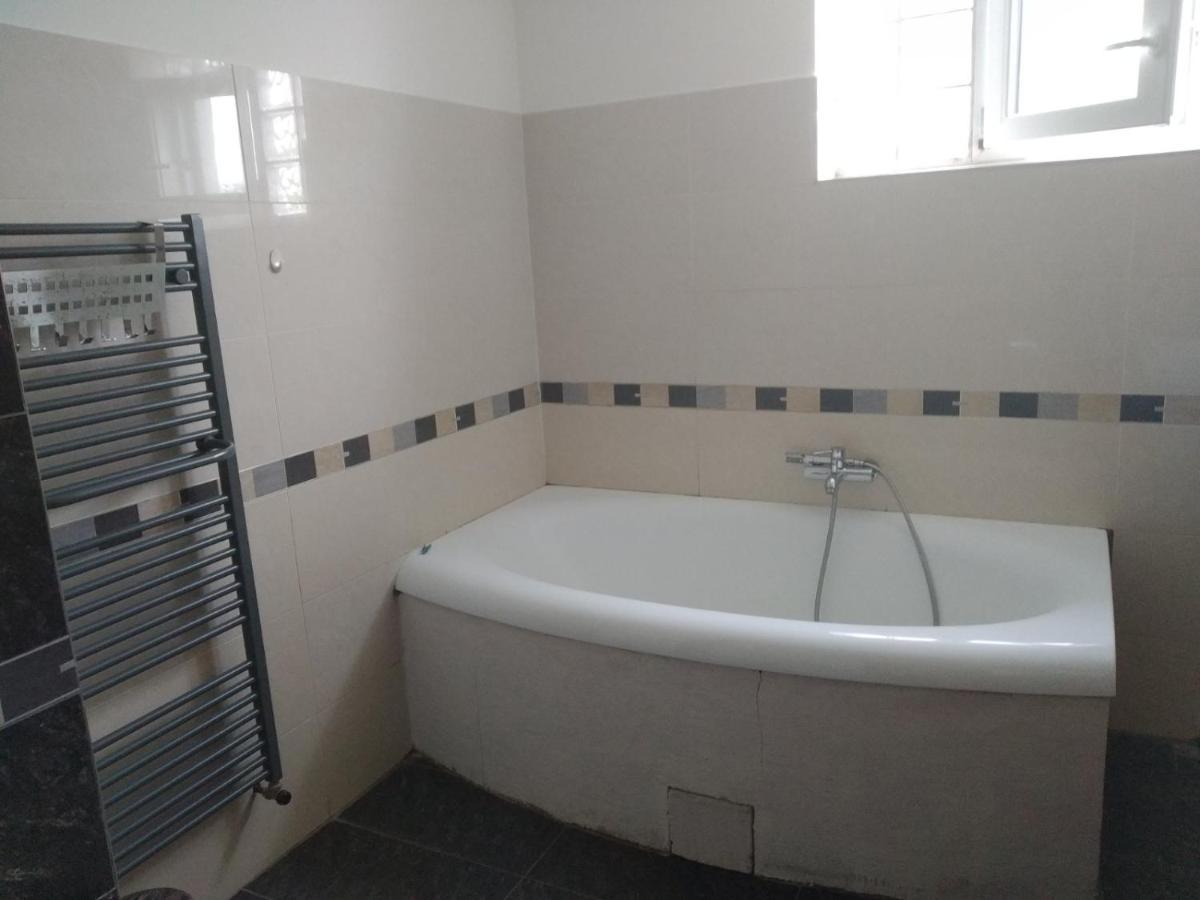 Apartment V Merunkovem Sadu Sakvice
